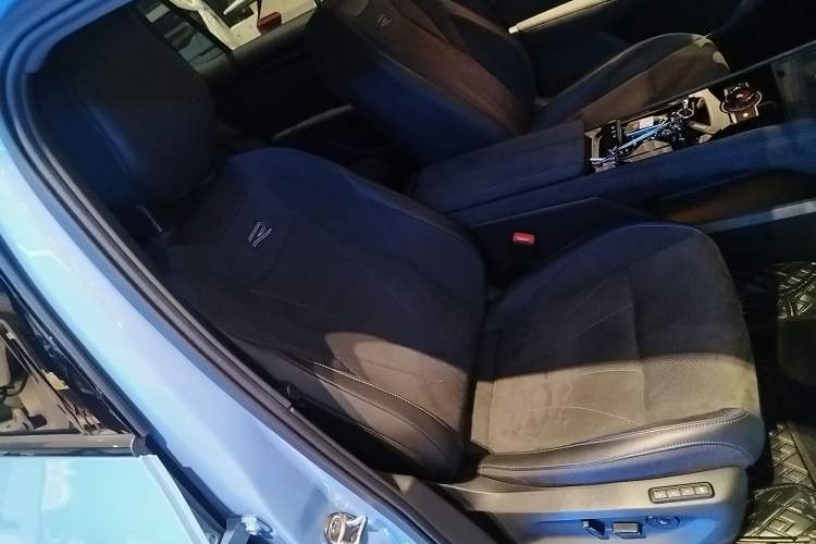 Used Volkswagen Tiguan L 2024 PRO 380TSI Four-Wheel Drive R-Line Prestige Edition Right Front Seat