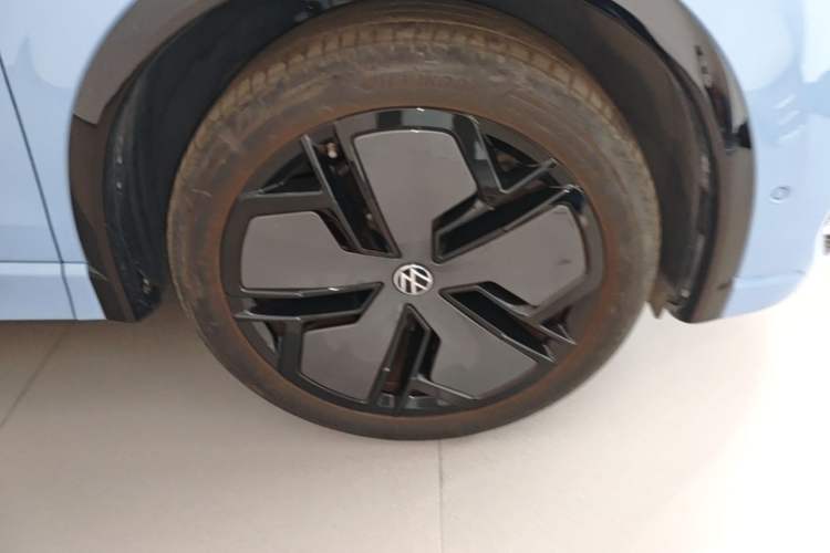 Used Volkswagen Tiguan L 2024 PRO 380TSI Four-Wheel Drive R-Line Prestige Edition Right Front Wheel Hub
