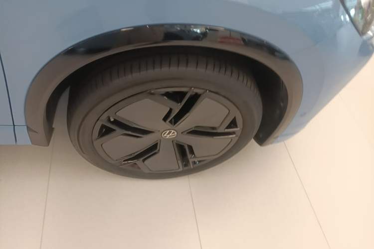 Used Volkswagen Tiguan L 2024 PRO 380TSI Four-Wheel Drive R-Line Prestige Edition Right Front Wheel Hub