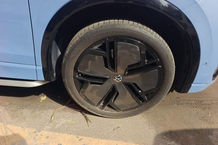 Used Volkswagen Tiguan L 2024 PRO 380TSI Four-Wheel Drive R-Line Prestige Edition Right Front Wheel Hub