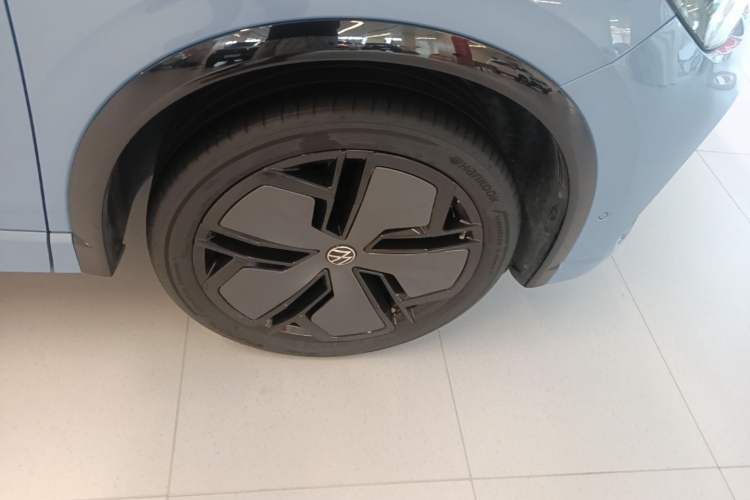 Used Volkswagen Tiguan L 2024 PRO 380TSI Four-Wheel Drive R-Line Prestige Edition Right Front Wheel Hub