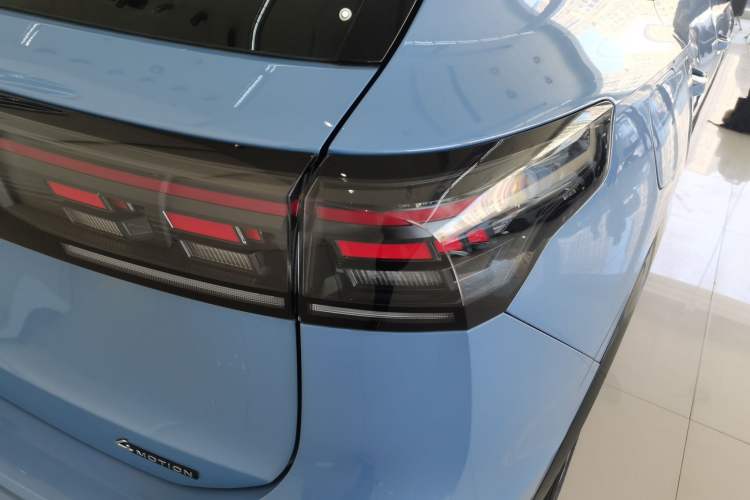 Used Volkswagen Tiguan L 2024 PRO 380TSI Four-Wheel Drive R-Line Prestige Edition Right Rear Taillight