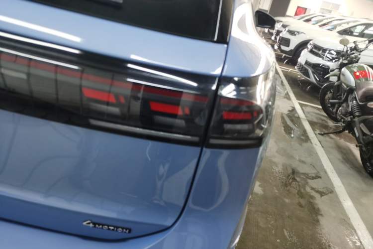 Used Volkswagen Tiguan L 2024 PRO 380TSI Four-Wheel Drive R-Line Prestige Edition Right Rear Taillight