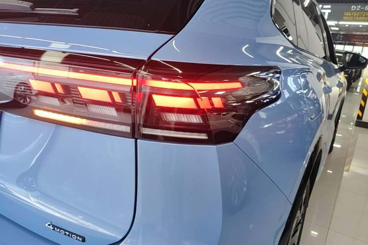 Used Volkswagen Tiguan L 2024 PRO 380TSI Four-Wheel Drive R-Line Prestige Edition Right Rear Taillight