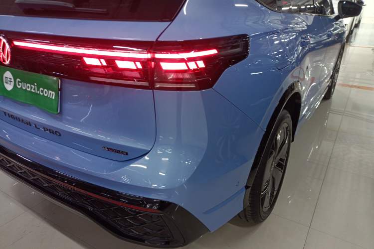 Used Volkswagen Tiguan L 2024 PRO 380TSI Four-Wheel Drive R-Line Prestige Edition Right Rear Taillight