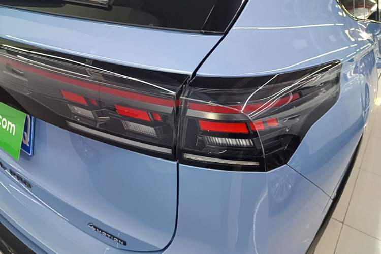 Used Volkswagen Tiguan L 2024 PRO 380TSI Four-Wheel Drive R-Line Prestige Edition Right Rear Taillight