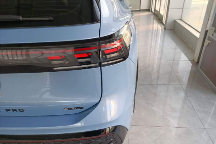 Used Volkswagen Tiguan L 2024 PRO 380TSI Four-Wheel Drive R-Line Prestige Edition Right Rear Taillight