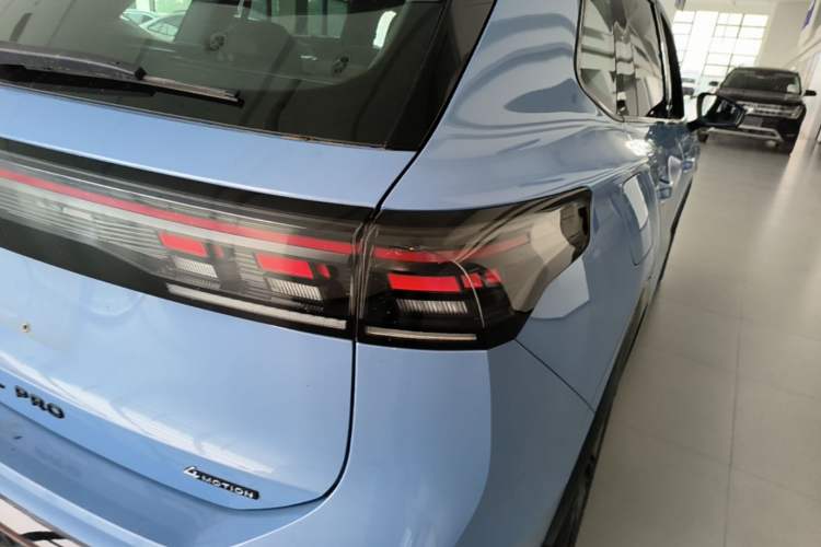 Used Volkswagen Tiguan L 2024 PRO 380TSI Four-Wheel Drive R-Line Prestige Edition Right Rear Taillight