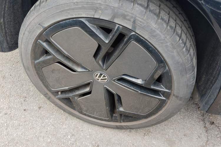 Used Volkswagen Tiguan L 2024 PRO 380TSI Four-Wheel Drive R-Line Prestige Edition Right Rear Wheel Hub