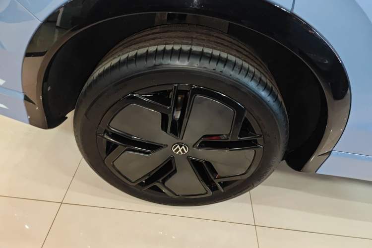 Used Volkswagen Tiguan L 2024 PRO 380TSI Four-Wheel Drive R-Line Prestige Edition Right Rear Wheel Hub