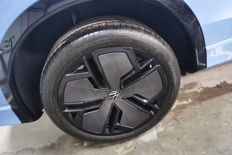 Used Volkswagen Tiguan L 2024 PRO 380TSI Four-Wheel Drive R-Line Prestige Edition Right Rear Wheel Hub