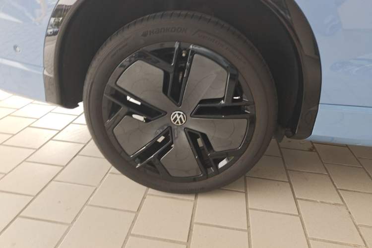 Used Volkswagen Tiguan L 2024 PRO 380TSI Four-Wheel Drive R-Line Prestige Edition Right Rear Wheel Hub