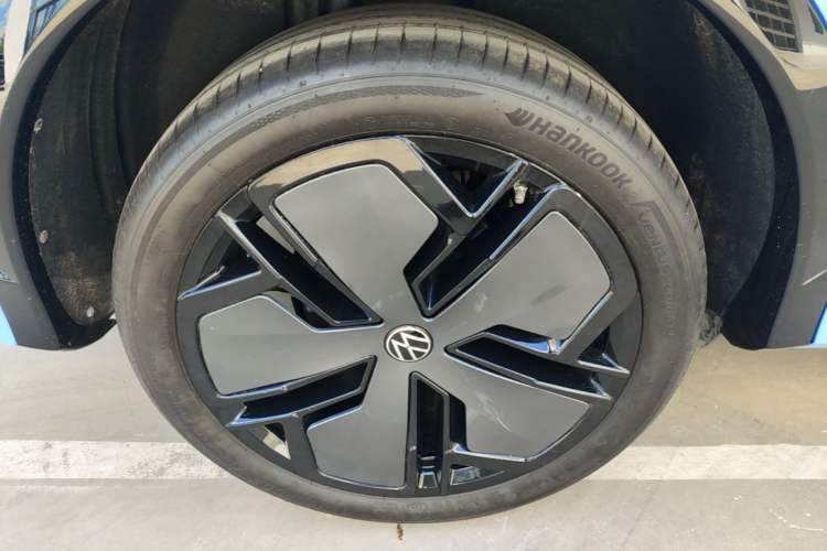 Used Volkswagen Tiguan L 2024 PRO 380TSI Four-Wheel Drive R-Line Prestige Edition Right Rear Wheel Hub