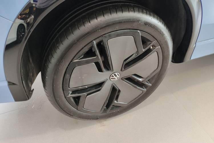 Used Volkswagen Tiguan L 2024 PRO 380TSI Four-Wheel Drive R-Line Prestige Edition Right Rear Wheel Hub