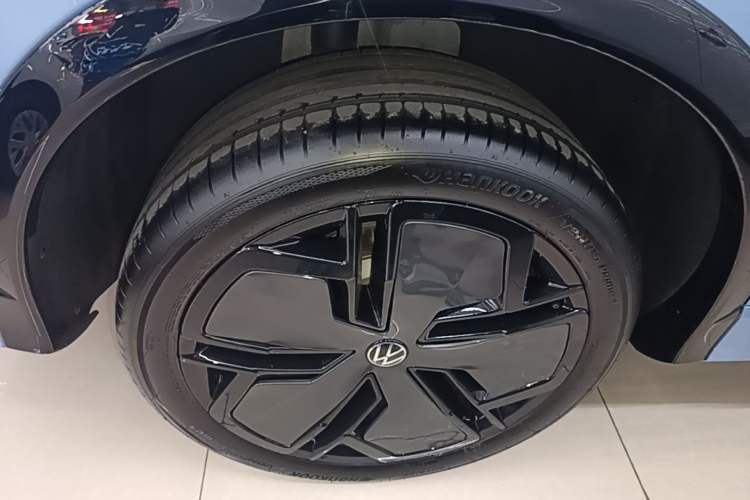 Used Volkswagen Tiguan L 2024 PRO 380TSI Four-Wheel Drive R-Line Prestige Edition Right Rear Wheel Hub