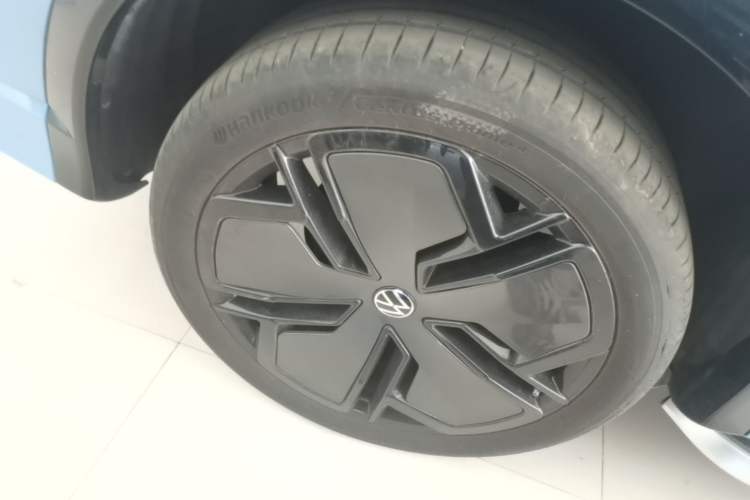 Used Volkswagen Tiguan L 2024 PRO 380TSI Four-Wheel Drive R-Line Prestige Edition Right Rear Wheel Hub