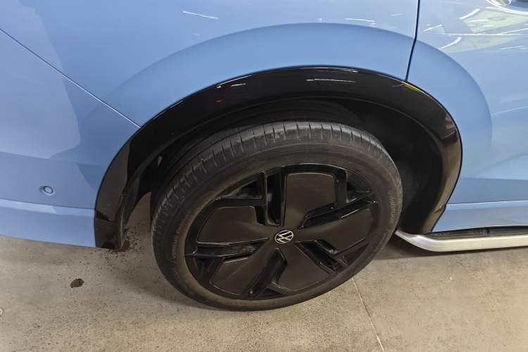 Used Volkswagen Tiguan L 2024 PRO 380TSI Four-Wheel Drive R-Line Prestige Edition Right Rear Wheel Hub