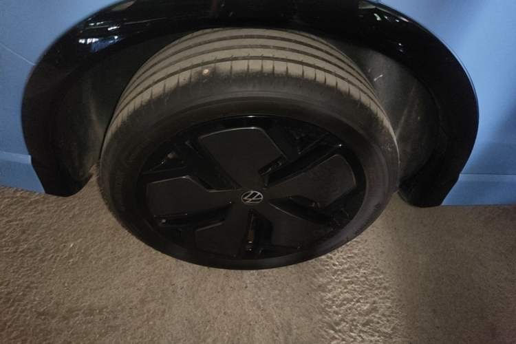 Used Volkswagen Tiguan L 2024 PRO 380TSI Four-Wheel Drive R-Line Prestige Edition Right Rear Wheel Hub