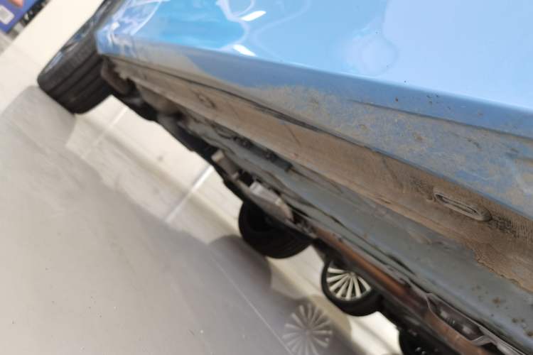 Used Volkswagen Tiguan L 2024 PRO 380TSI Four-Wheel Drive R-Line Prestige Edition Right Side Sill