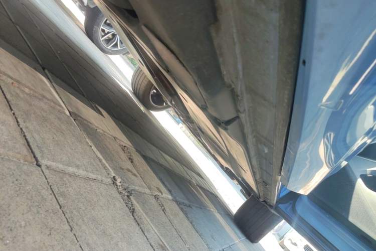 Used Volkswagen Tiguan L 2024 PRO 380TSI Four-Wheel Drive R-Line Prestige Edition Right Side Sill