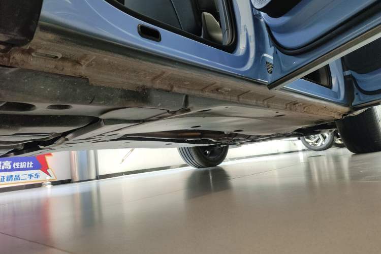 Used Volkswagen Tiguan L 2024 PRO 380TSI Four-Wheel Drive R-Line Prestige Edition Right Side Sill