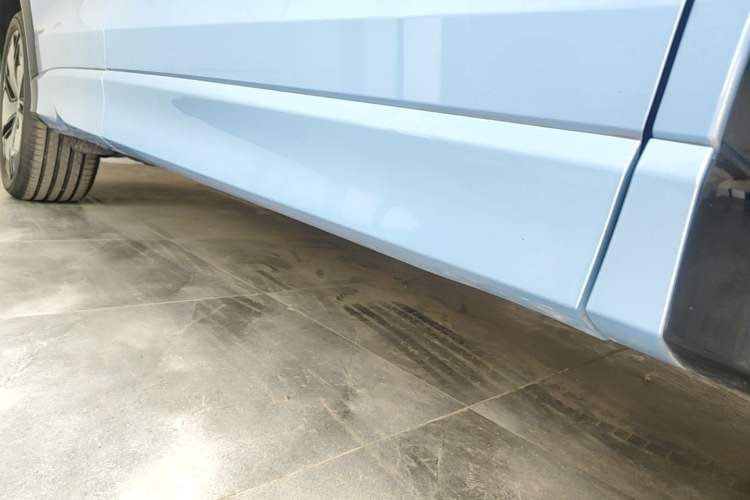 Used Volkswagen Tiguan L 2024 PRO 380TSI Four-Wheel Drive R-Line Prestige Edition Right Side Sill