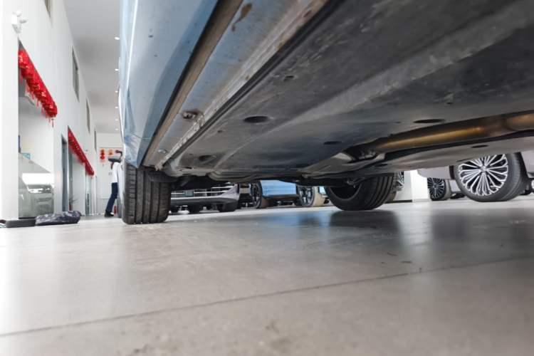 Used Volkswagen Tiguan L 2024 PRO 380TSI Four-Wheel Drive R-Line Prestige Edition Right Side Sill
