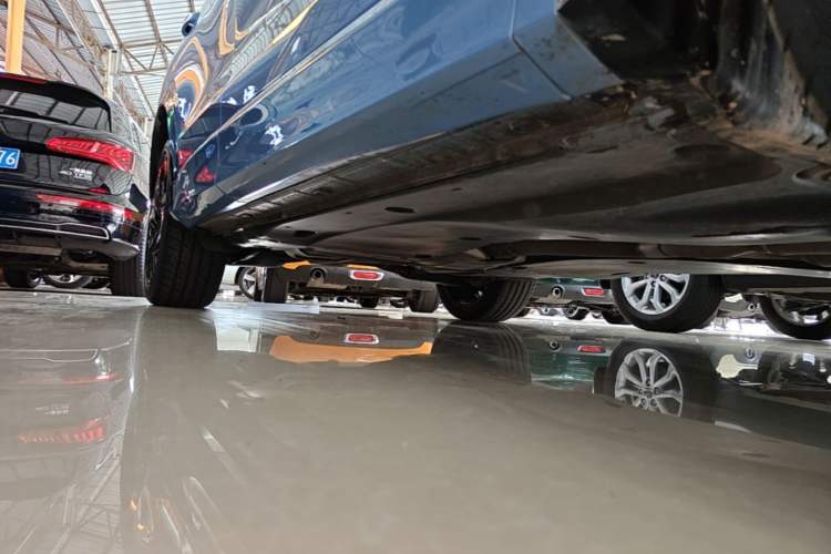 Used Volkswagen Tiguan L 2024 PRO 380TSI Four-Wheel Drive R-Line Prestige Edition Right Side Sill