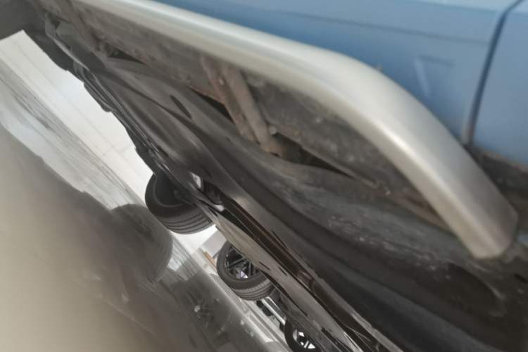 Used Volkswagen Tiguan L 2024 PRO 380TSI Four-Wheel Drive R-Line Prestige Edition Right Side Sill