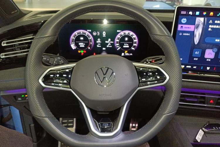 Used Volkswagen Tiguan L 2024 PRO 380TSI Four-Wheel Drive R-Line Smart Edition Steering Wheel