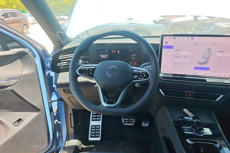 Used Volkswagen Tiguan L 2024 PRO 380TSI Four-Wheel Drive R-Line Prestige Edition Steering Wheel