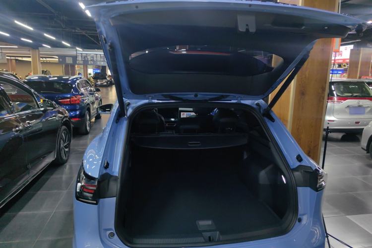 Used Volkswagen Tiguan L 2024 PRO 380TSI Four-Wheel Drive R-Line Prestige Edition Trunk