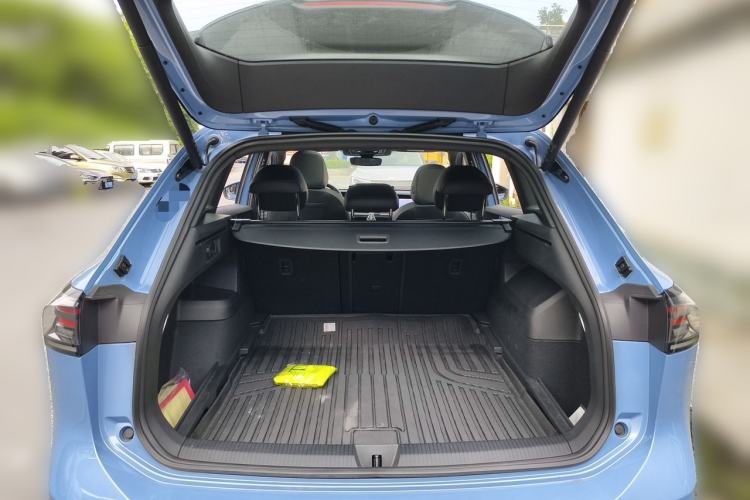 Used Volkswagen Tiguan L 2024 PRO 380TSI Four-Wheel Drive R-Line Prestige Edition Trunk
