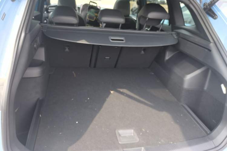 Used Volkswagen Tiguan L 2024 PRO 380TSI Four-Wheel Drive R-Line Prestige Edition Trunk