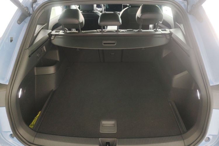 Used Volkswagen Tiguan L 2024 PRO 380TSI Four-Wheel Drive R-Line Prestige Edition Trunk