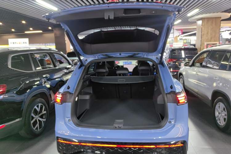 Used Volkswagen Tiguan L 2024 PRO 380TSI Four-Wheel Drive R-Line Prestige Edition Trunk