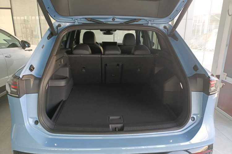 Used Volkswagen Tiguan L 2024 PRO 380TSI Four-Wheel Drive R-Line Prestige Edition Trunk