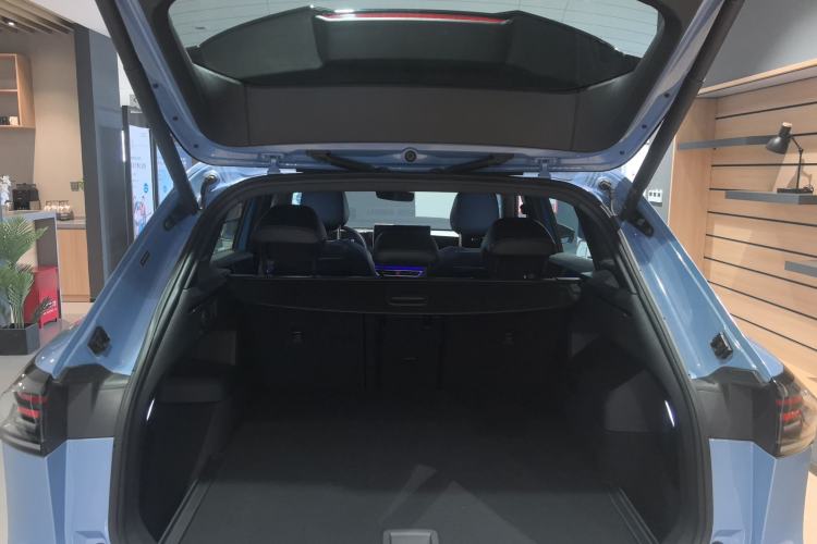 Used Volkswagen Tiguan L 2024 PRO 380TSI Four-Wheel Drive R-Line Prestige Edition Trunk