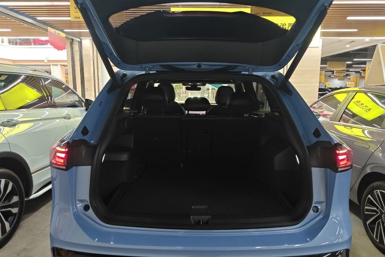 Used Volkswagen Tiguan L 2024 PRO 380TSI Four-Wheel Drive R-Line Prestige Edition Trunk