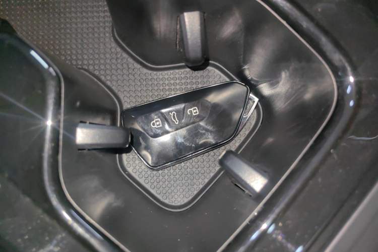 Used Volkswagen Tiguan L 2024 PRO 380TSI Four-Wheel Drive R-Line Prestige Edition Vehicle Key