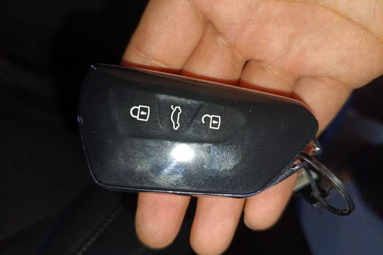 Used Volkswagen Tiguan L 2024 PRO 380TSI Four-Wheel Drive R-Line Smart Edition Vehicle Key