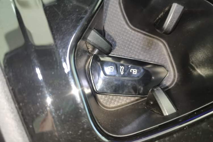 Used Volkswagen Tiguan L 2024 PRO 380TSI Four-Wheel Drive R-Line Prestige Edition Vehicle Key