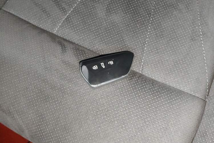 Used Volkswagen Tiguan L 2024 PRO 380TSI Four-Wheel Drive R-Line Prestige Edition Vehicle Key