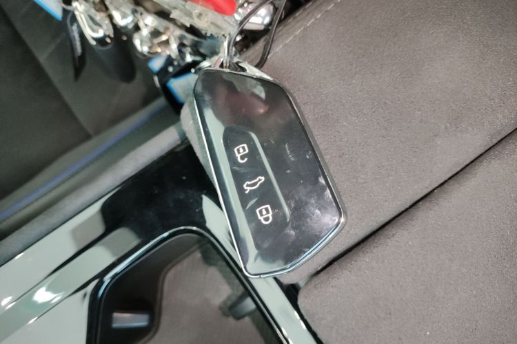 Used Volkswagen Tiguan L 2024 PRO 380TSI Four-Wheel Drive R-Line Prestige Edition Vehicle Key