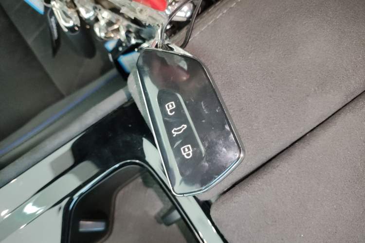 Used Volkswagen Tiguan L 2024 PRO 380TSI Four-Wheel Drive R-Line Prestige Edition Vehicle Key