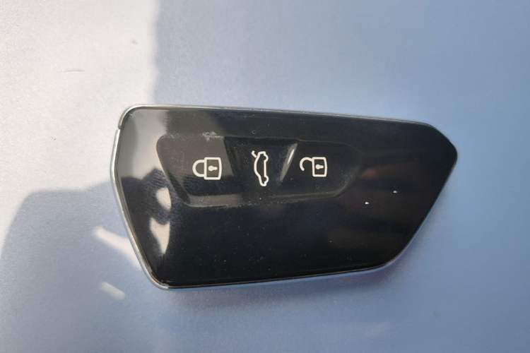 Used Volkswagen Tiguan L 2024 PRO 380TSI Four-Wheel Drive R-Line Prestige Edition Vehicle Key