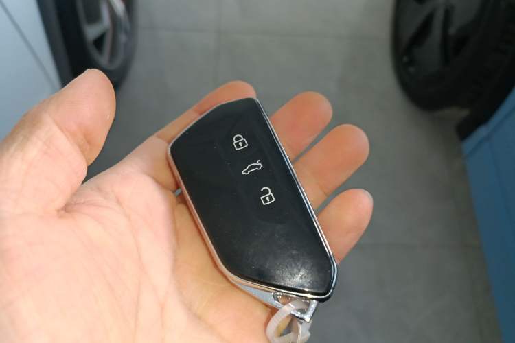 Used Volkswagen Tiguan L 2024 PRO 380TSI Four-Wheel Drive R-Line Prestige Edition Vehicle Key