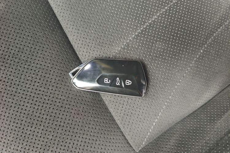 Used Volkswagen Tiguan L 2024 PRO 380TSI Four-Wheel Drive R-Line Prestige Edition Vehicle Key