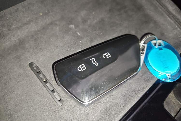 Used Volkswagen Tiguan L 2024 PRO 380TSI Four-Wheel Drive R-Line Prestige Edition Vehicle Key