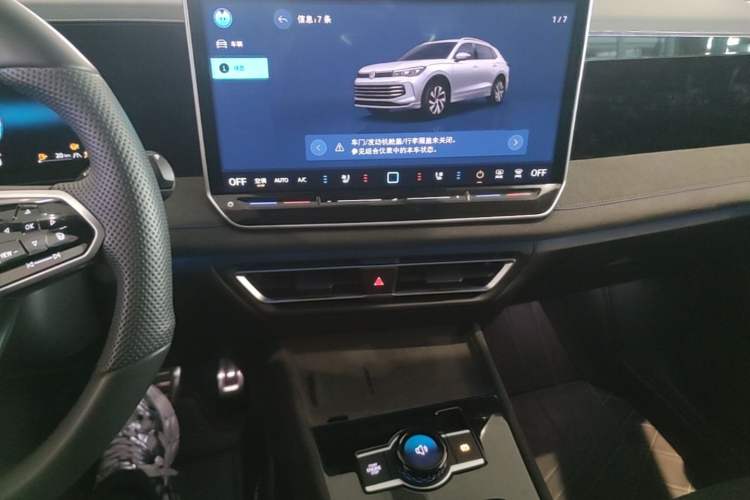 Used Volkswagen Tiguan L 2024 PRO 380TSI Four-Wheel Drive R-Line Prestige Edition Audio And AC Panel